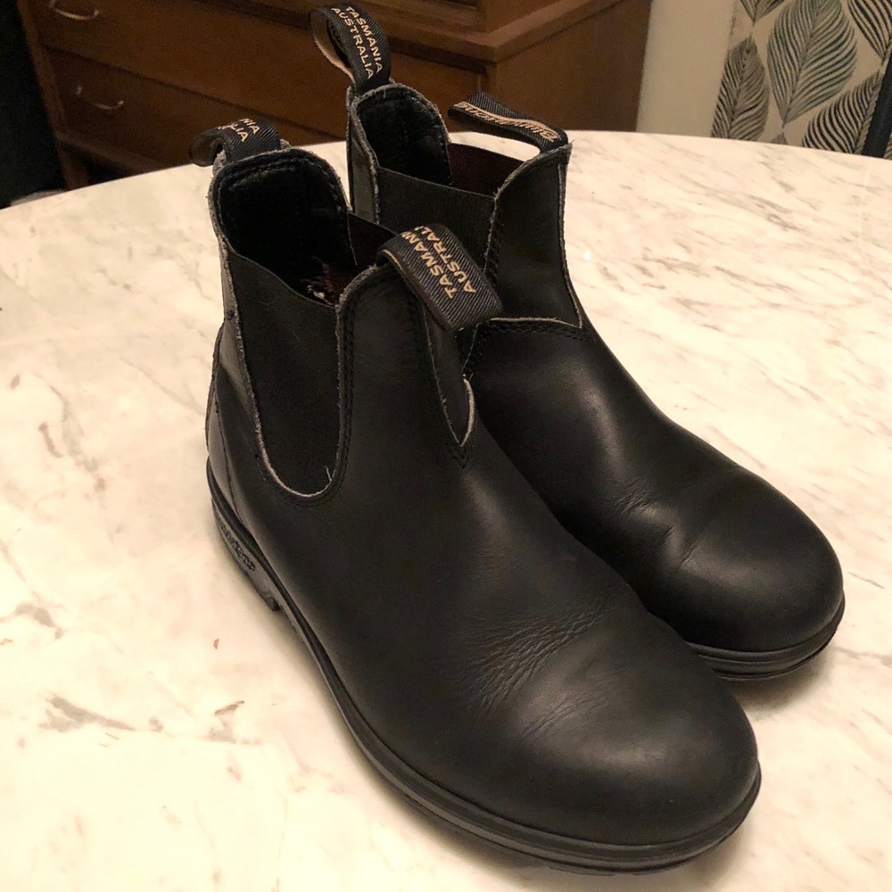 Blundstone black 500 series